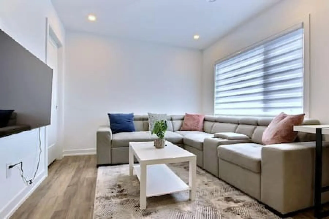 5 Mins To The Falls Brand New Home Niagara Falls